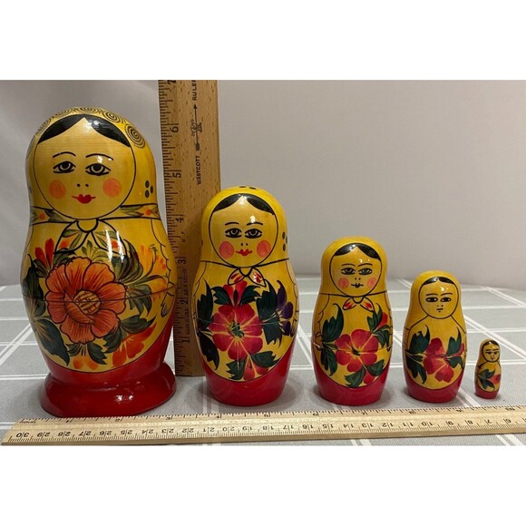Vtg Russian Nesting Dolls set of 5 Dolls Made in USSR - Picture 2 of 12